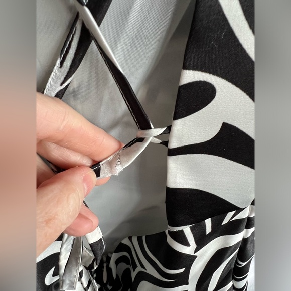 Unique Abstract Print Party Dress Size Small - Picture 5 of 8